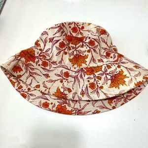 Theee cutest bucket hat!